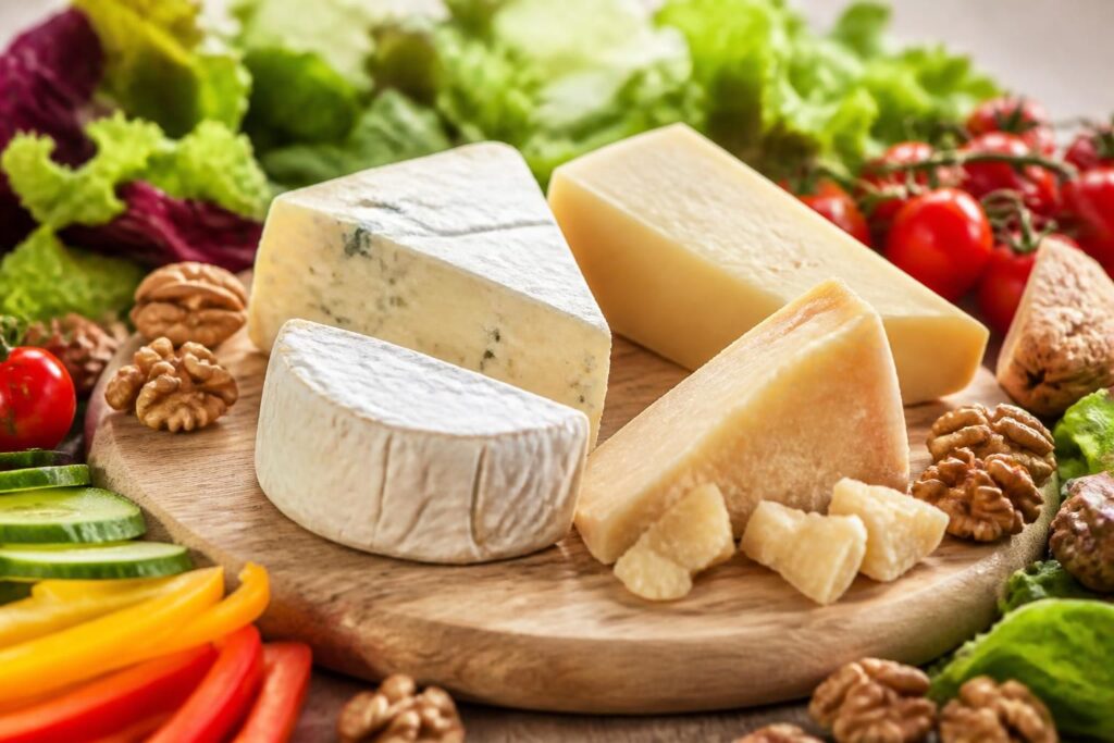 découvrez comment choisir des fromages à faible index glycémique pour une alimentation saine et équilibrée, et apprenez quels fromages privilégier pour contrôler votre glycémie.